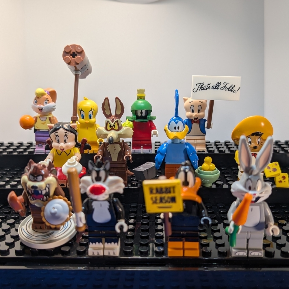 12 Minifigures-Looney Tunes LEGO Compatible Minifigures Set